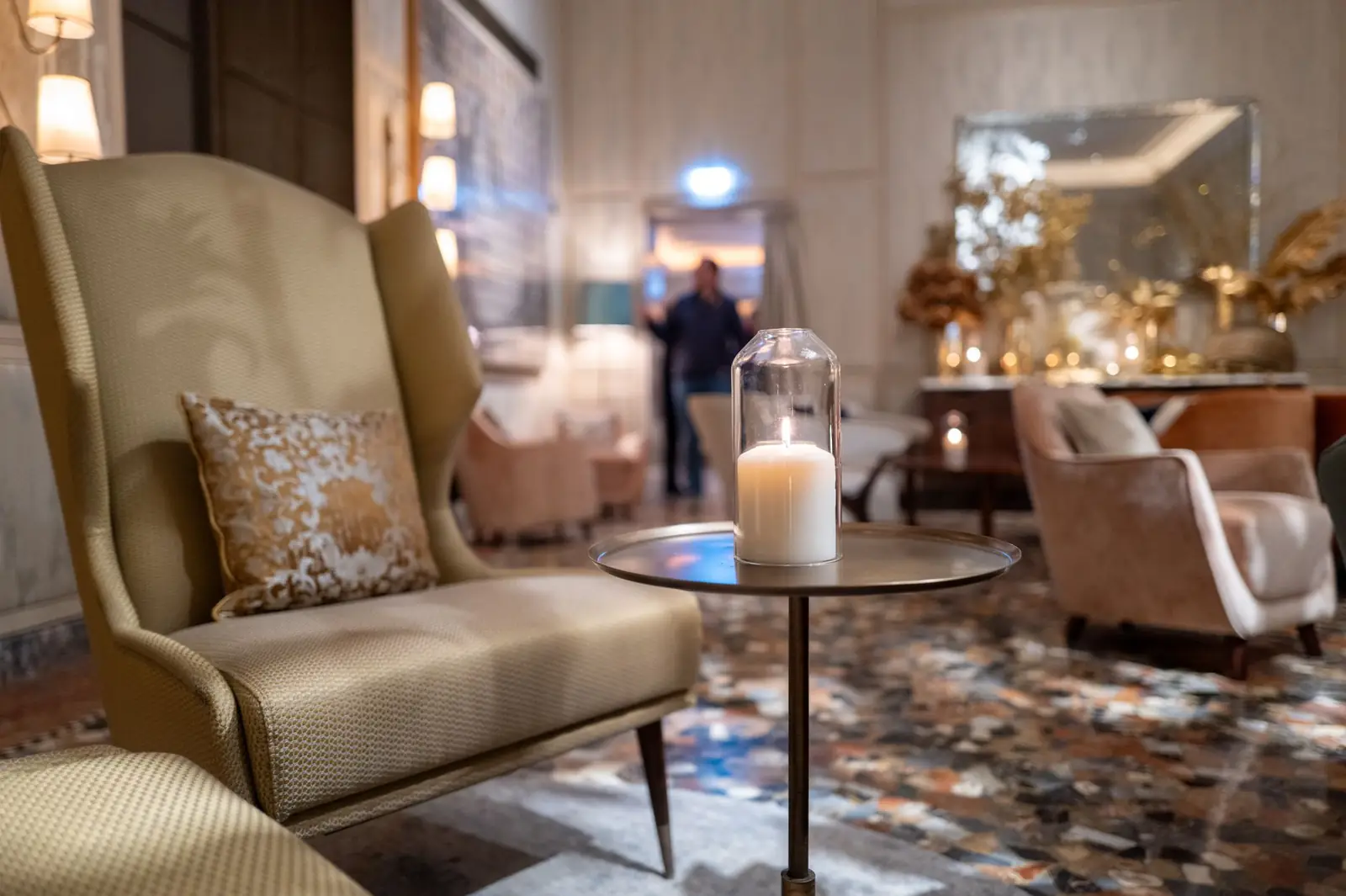 NorvellianroyalHaven interior detail